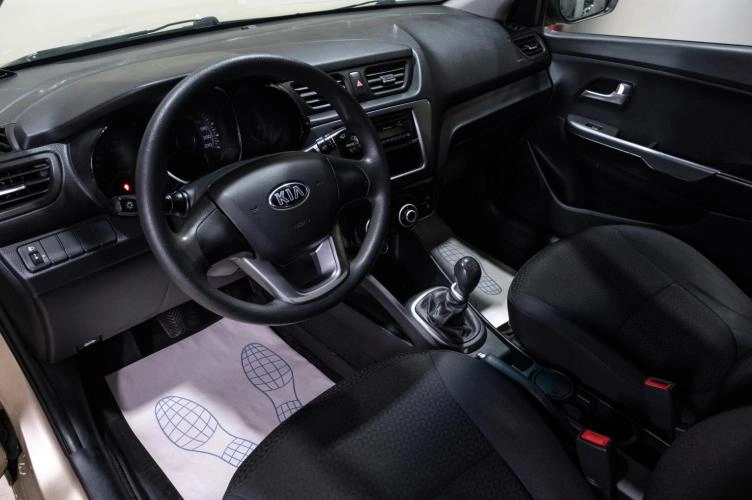 KIA Rio 7 из 19