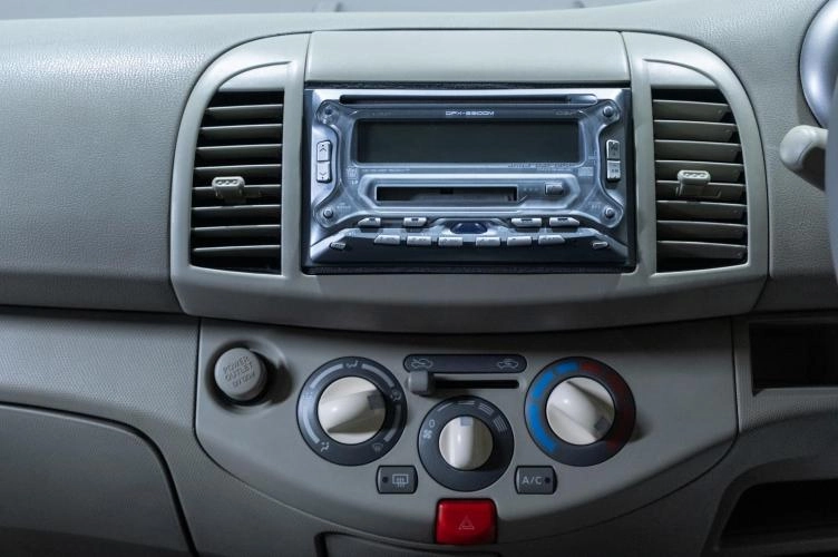 Nissan March 12 из 19