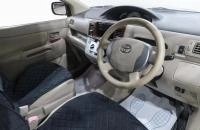 Toyota Raum 7 из 22