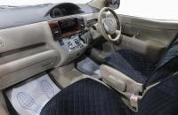 Toyota Raum 8 из 22