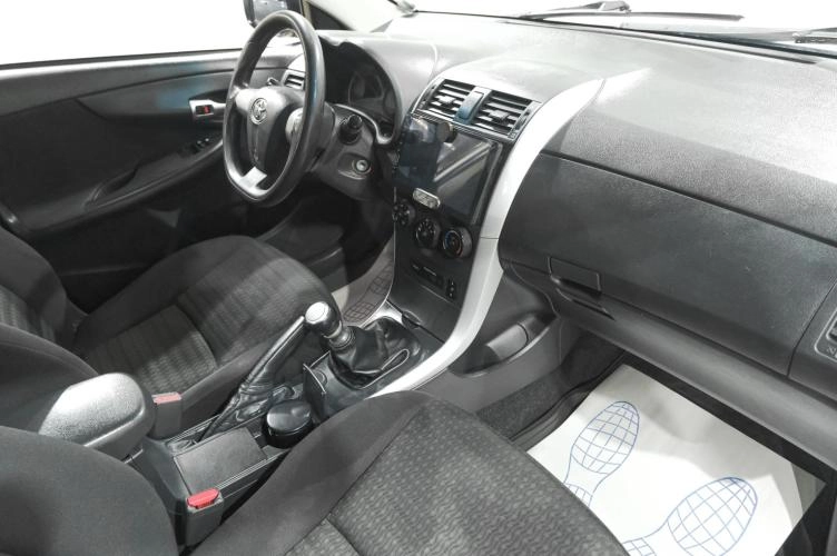 Toyota Corolla 8 из 14