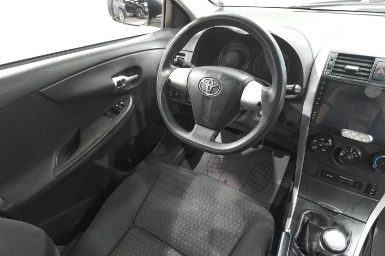 Toyota Corolla 9 из 14