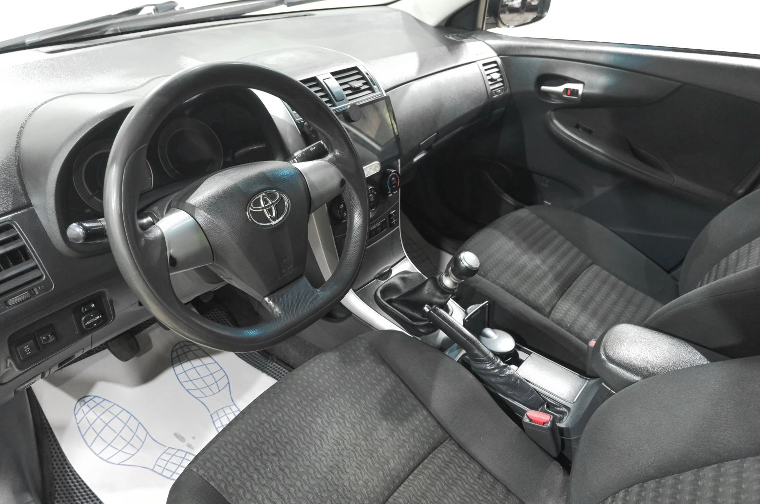 Toyota Corolla 7 из 14