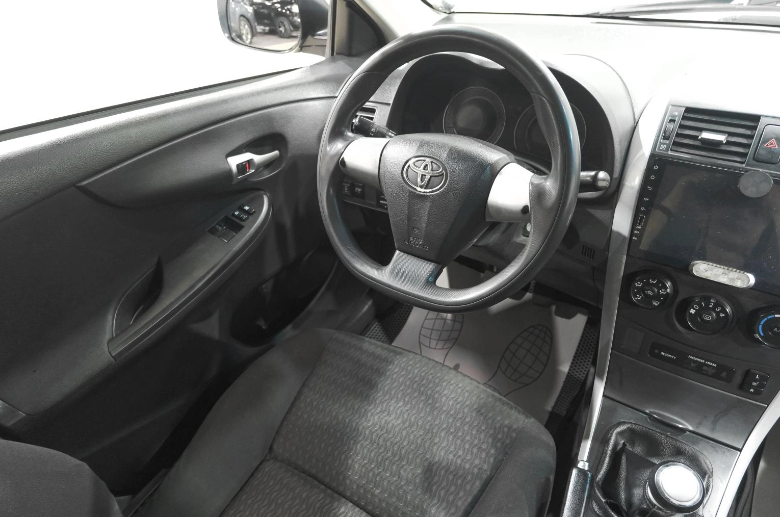 Toyota Corolla 9 из 14