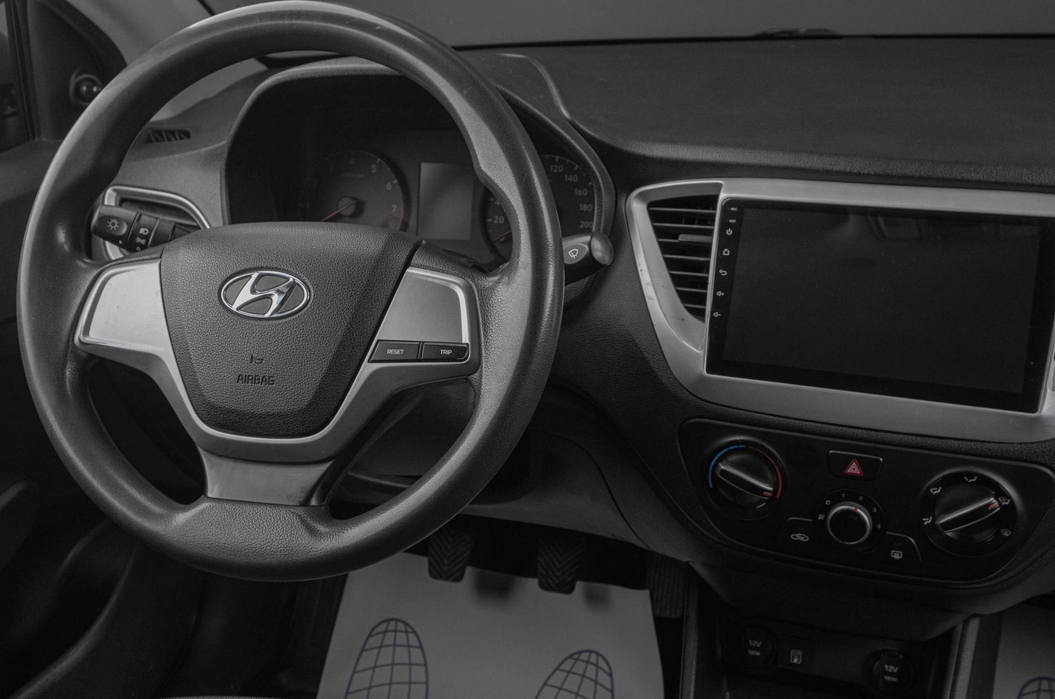 Hyundai Solaris 14 из 16