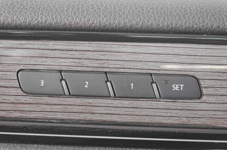 Volkswagen Touareg 24 из 33