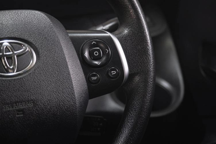 Toyota Sienta 13 из 18