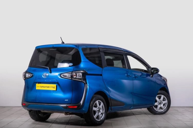 Toyota Sienta 6 из 18