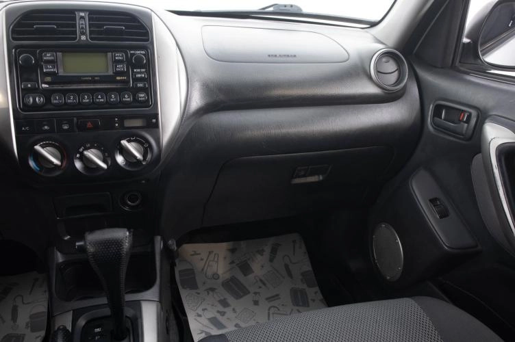 Toyota RAV4 17 из 21