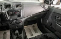 Renault Logan 14 из 17