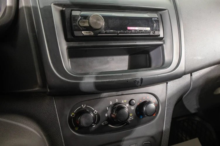 Renault Logan 12 из 17