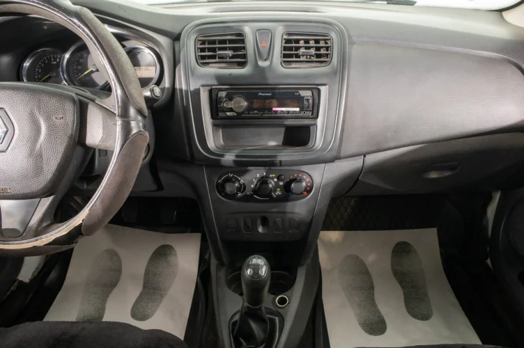 Renault Logan 11 из 17