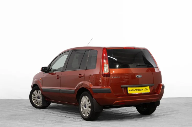 Ford Fusion 3 из 6