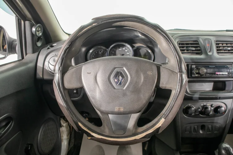 Renault Logan 9 из 17