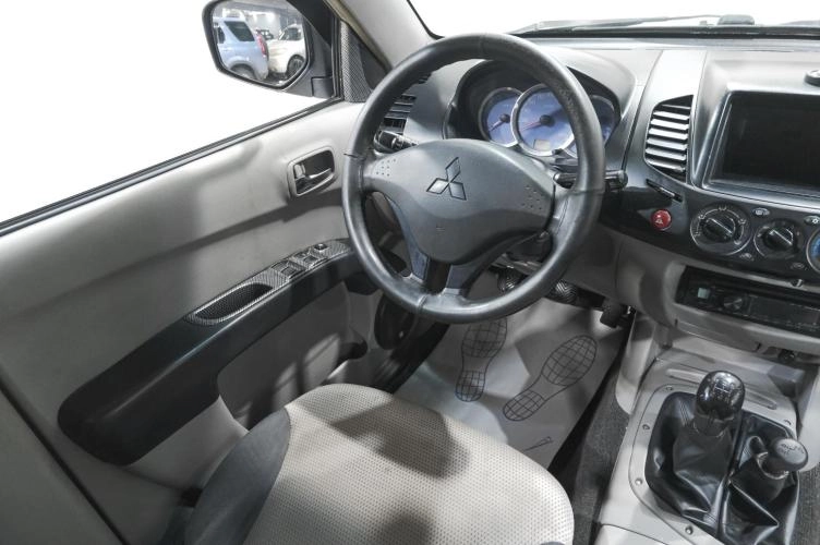 Mitsubishi L200 9 из 18