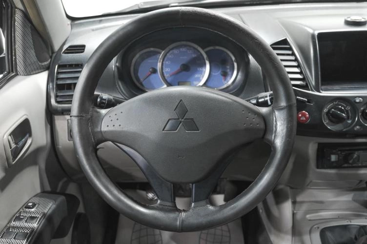Mitsubishi L200 12 из 18