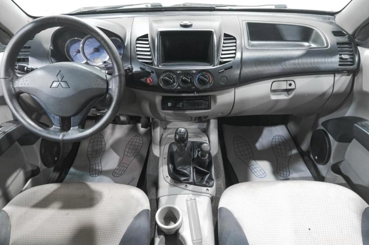 Mitsubishi L200 10 из 18