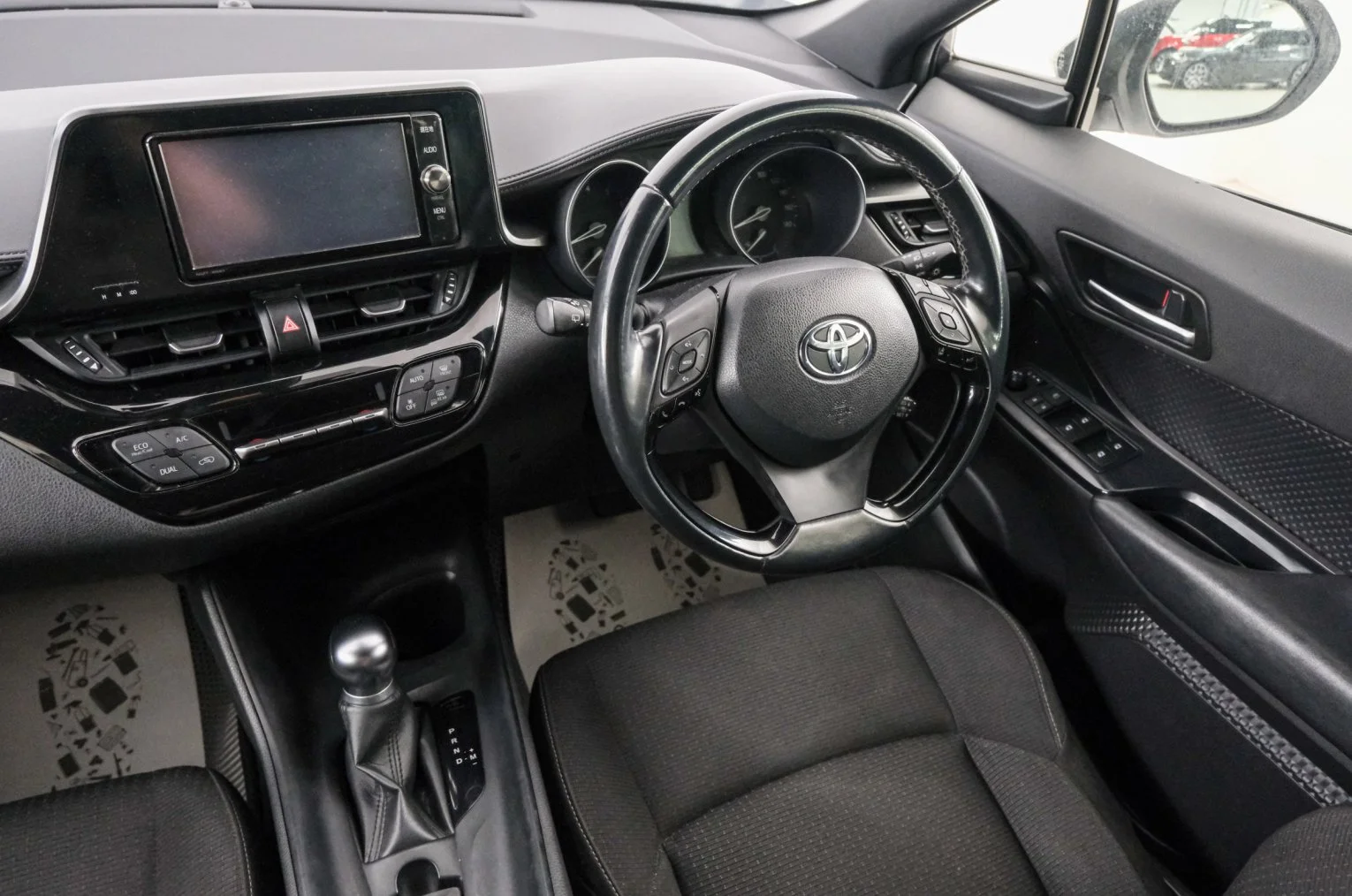 Toyota C-HR 9 из 21