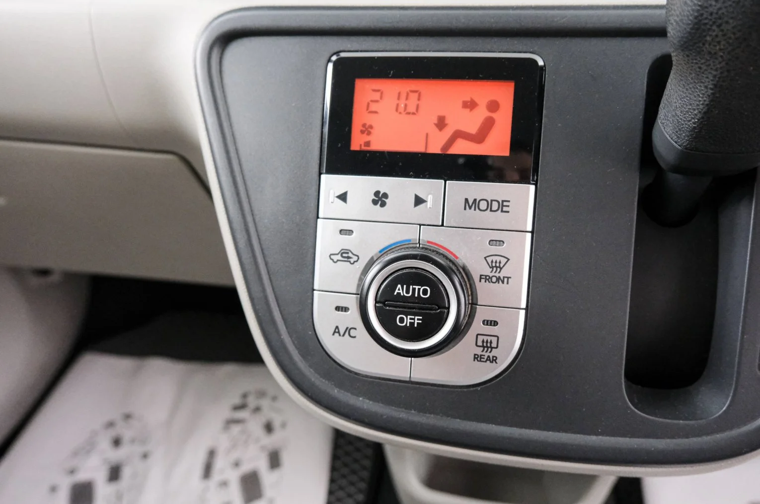 Toyota Passo 17 из 22
