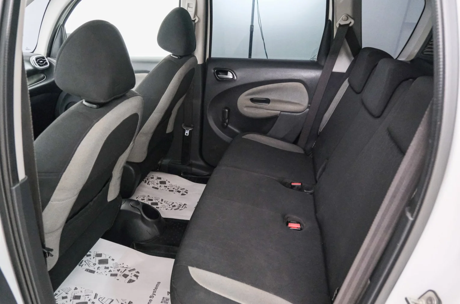 Citroen C3 Picasso 18 из 19