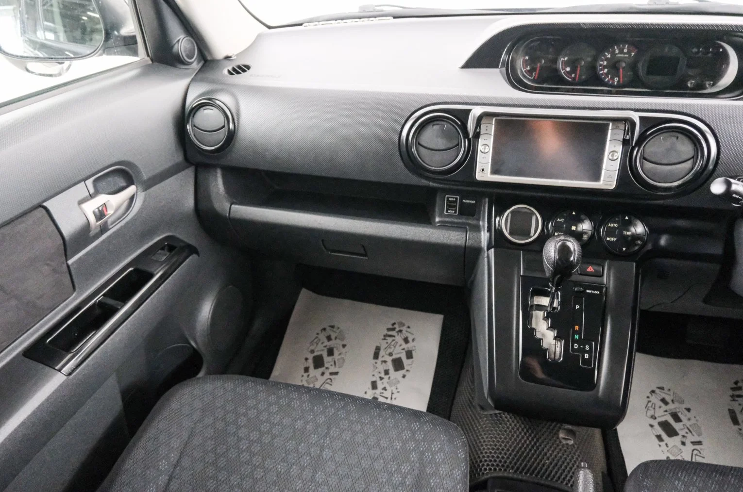 Toyota Corolla Rumion 11 из 21
