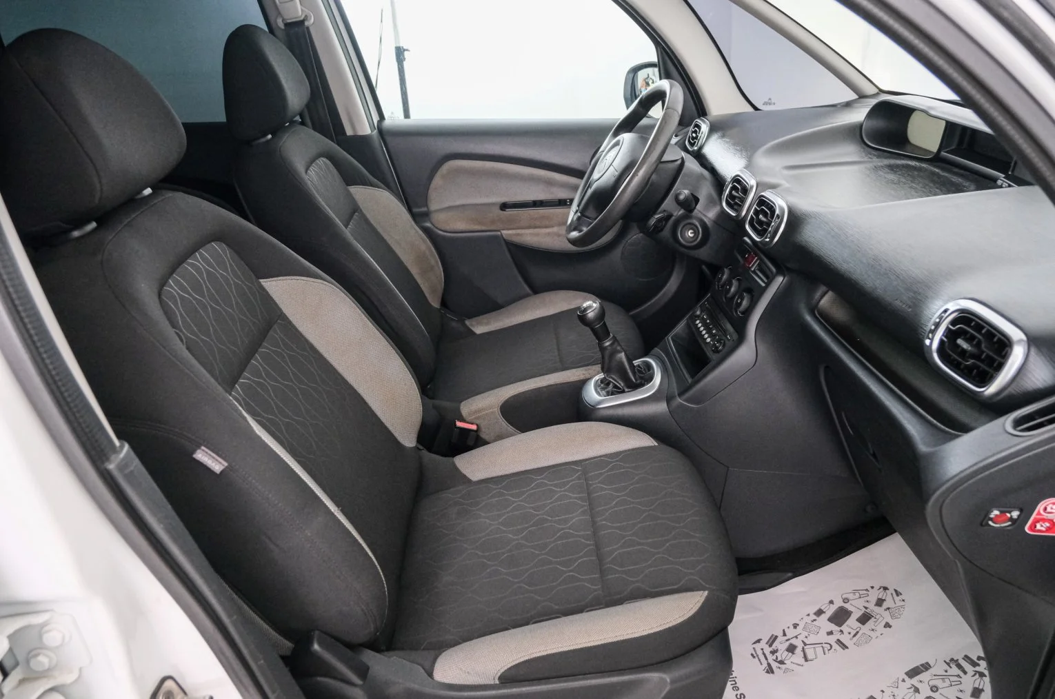 Citroen C3 Picasso 13 из 19