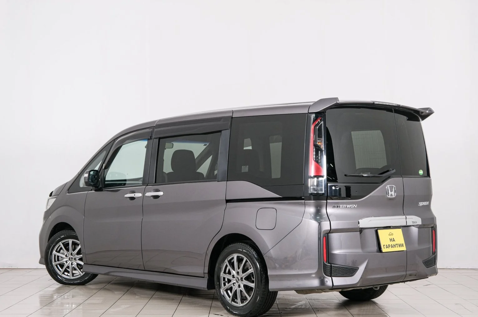 Honda Stepwgn Spada 4 из 6