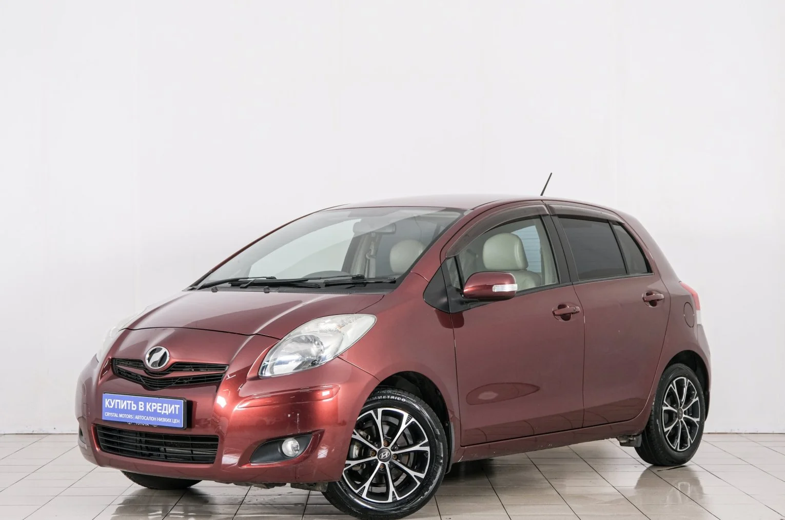 Toyota Vitz 3 из 6