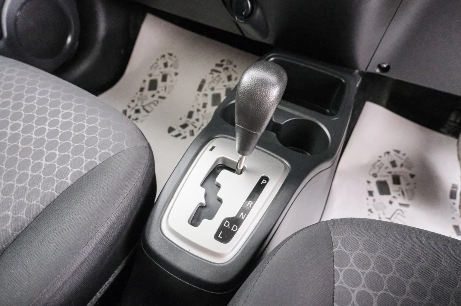 Mitsubishi Mirage 16 из 21