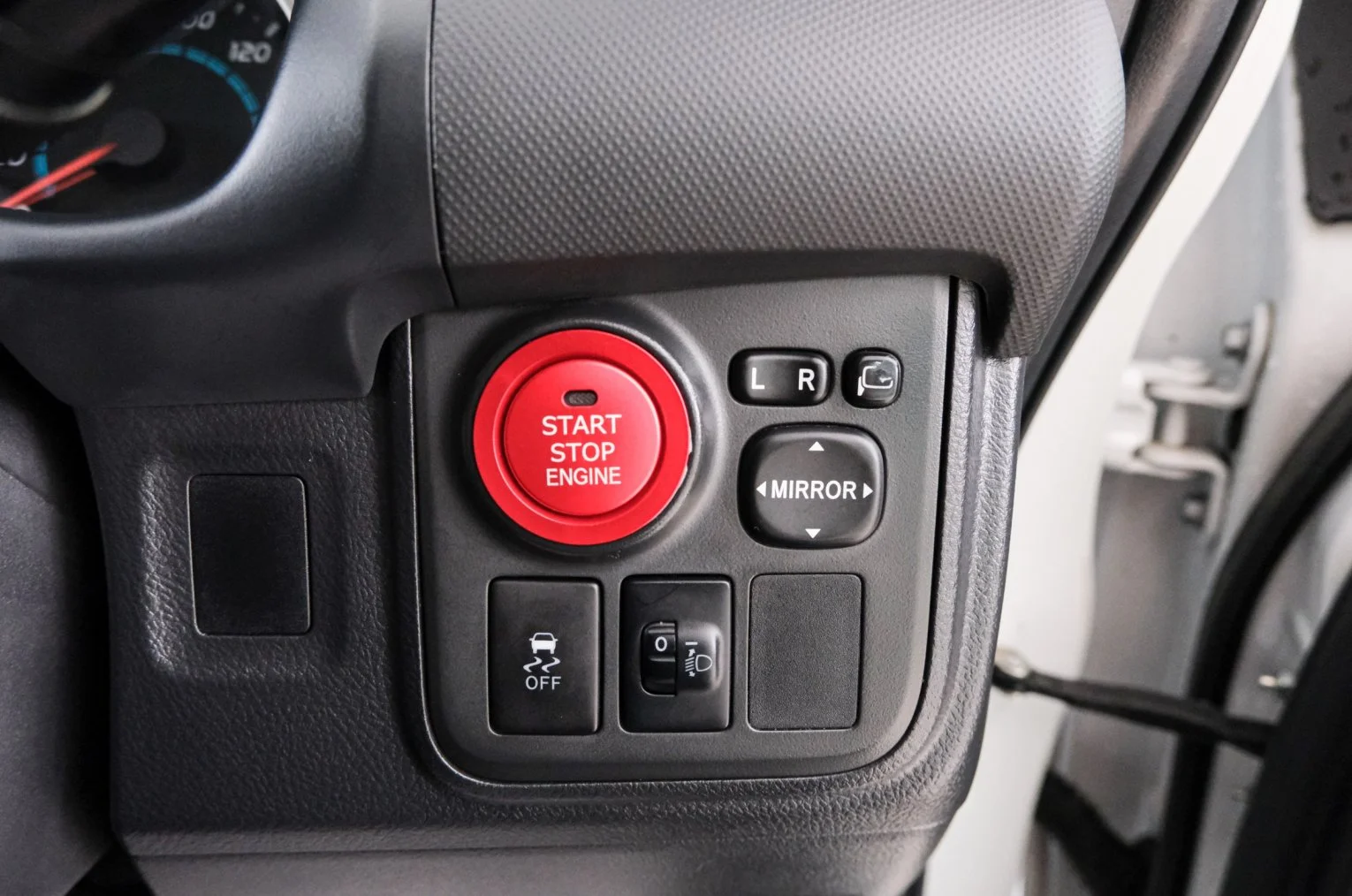 Toyota Wish 18 из 22