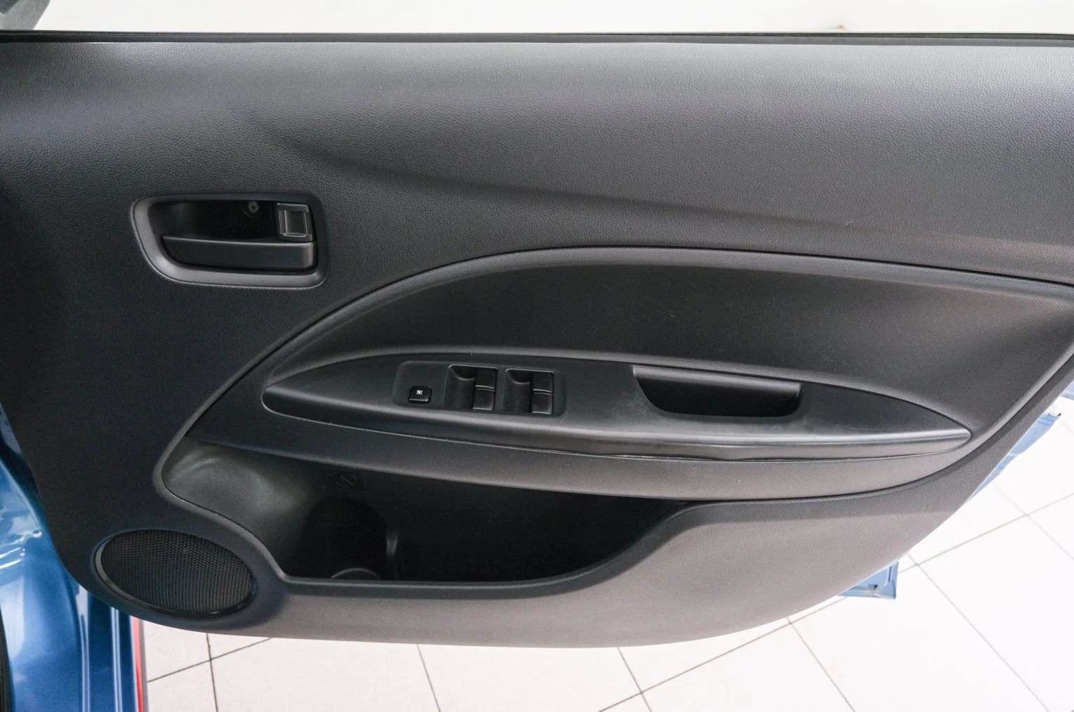 Mitsubishi Mirage 18 из 21