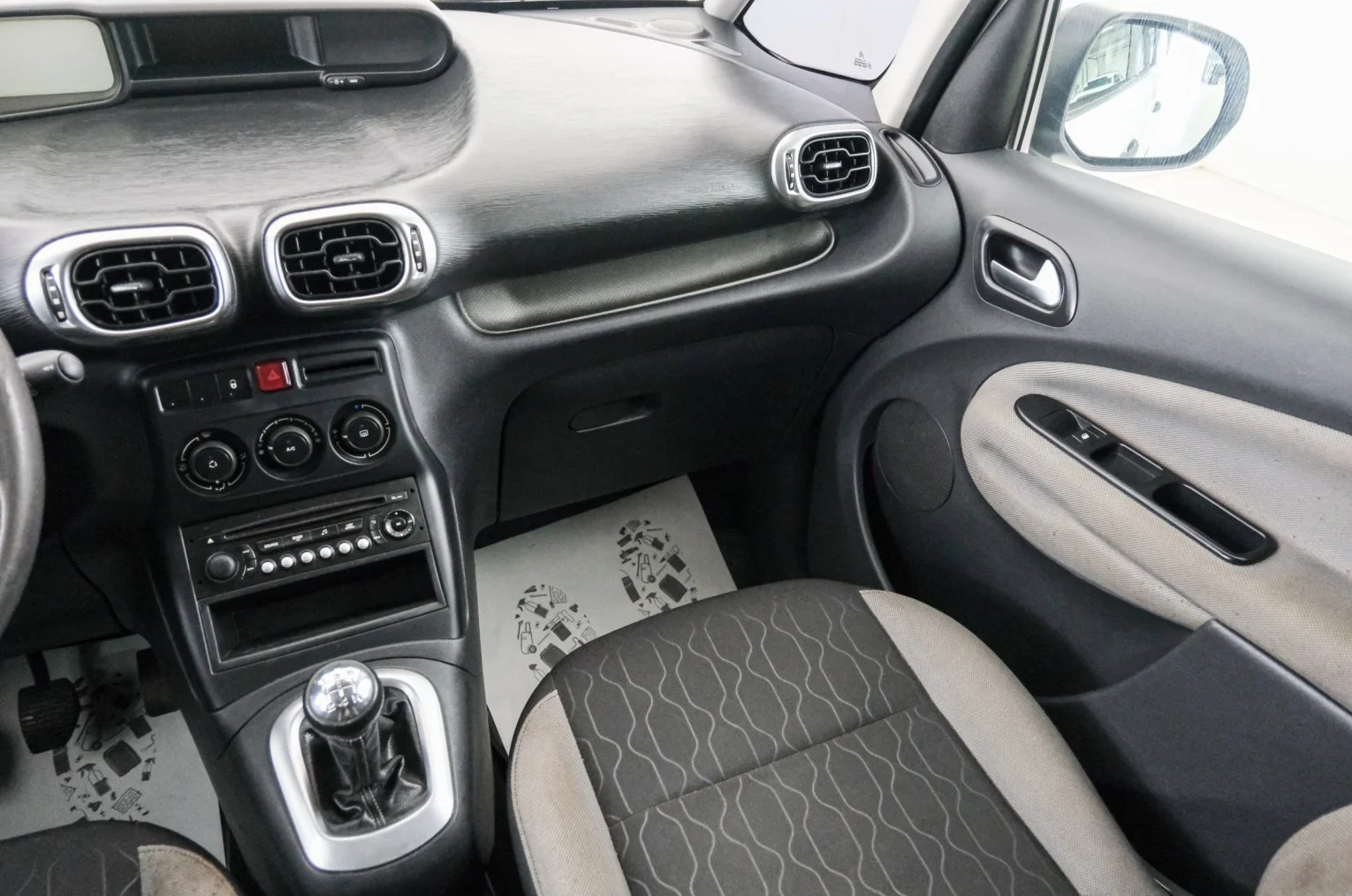 Citroen C3 Picasso 11 из 19