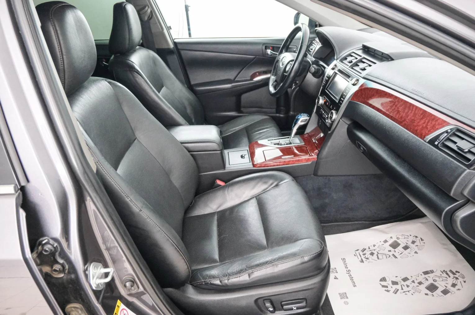 Toyota Camry 13 из 22