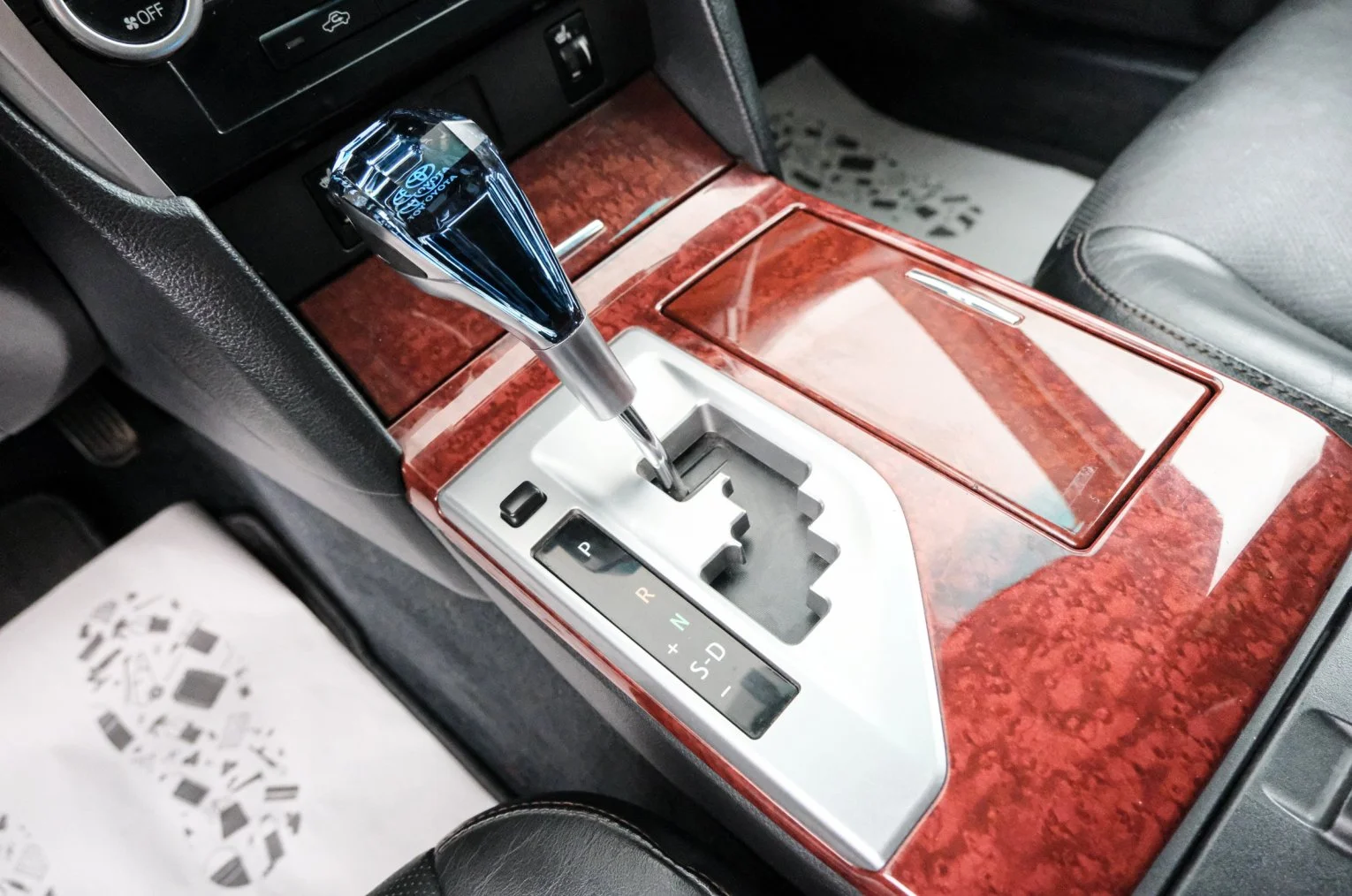 Toyota Camry 16 из 22