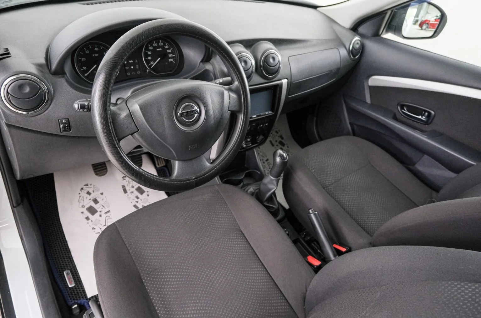 Nissan Almera 8 из 20