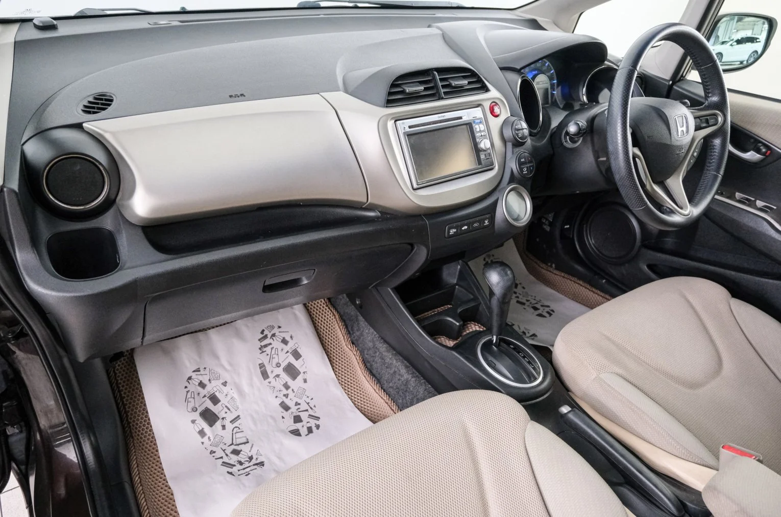 Honda Fit 12 из 21