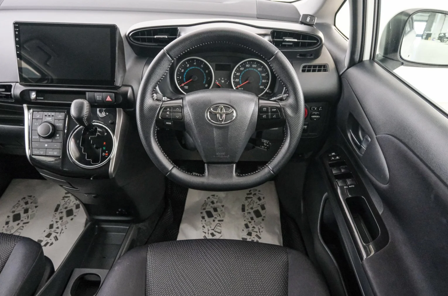 Toyota Wish 14 из 22