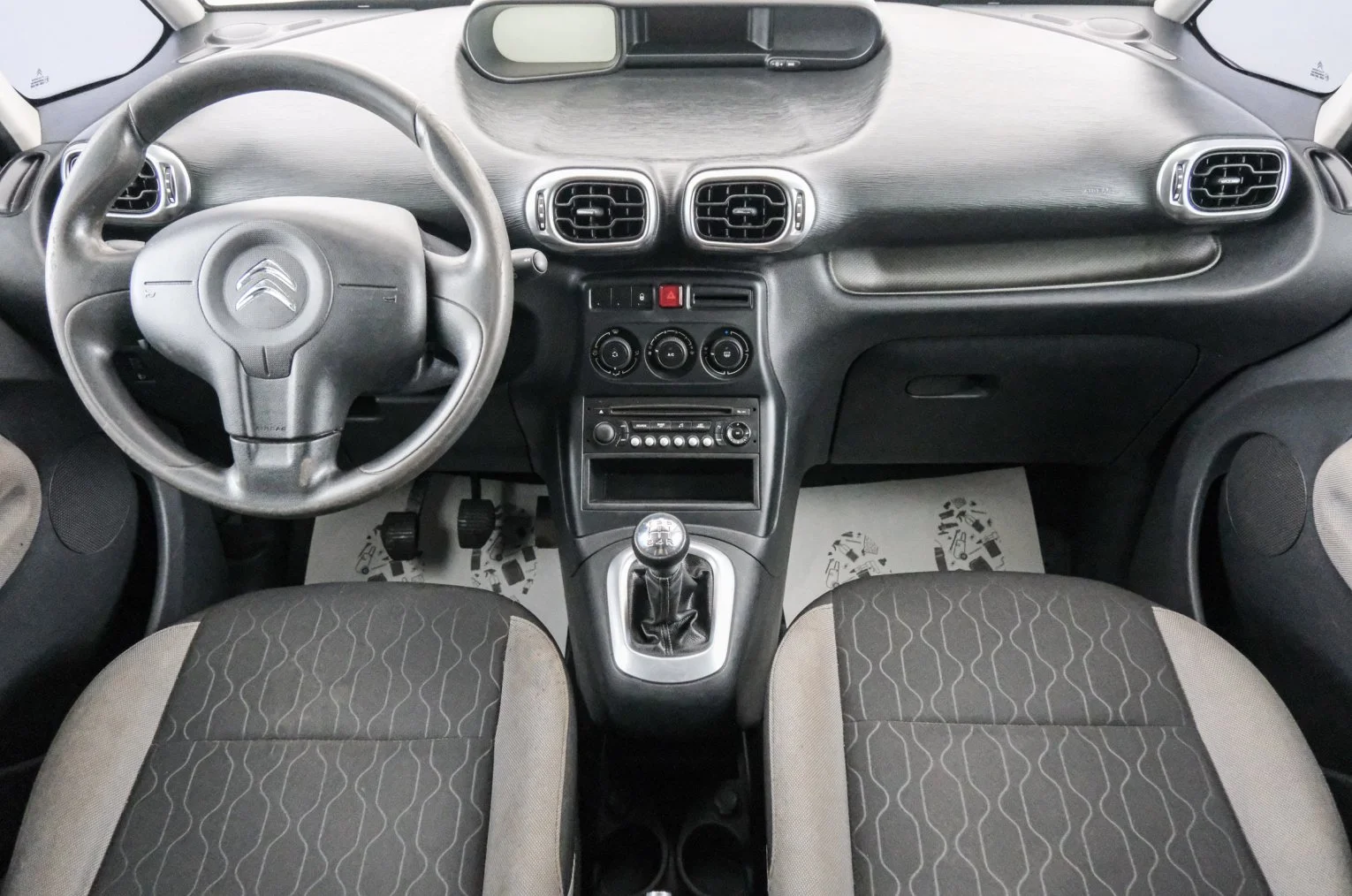 Citroen C3 Picasso 10 из 19