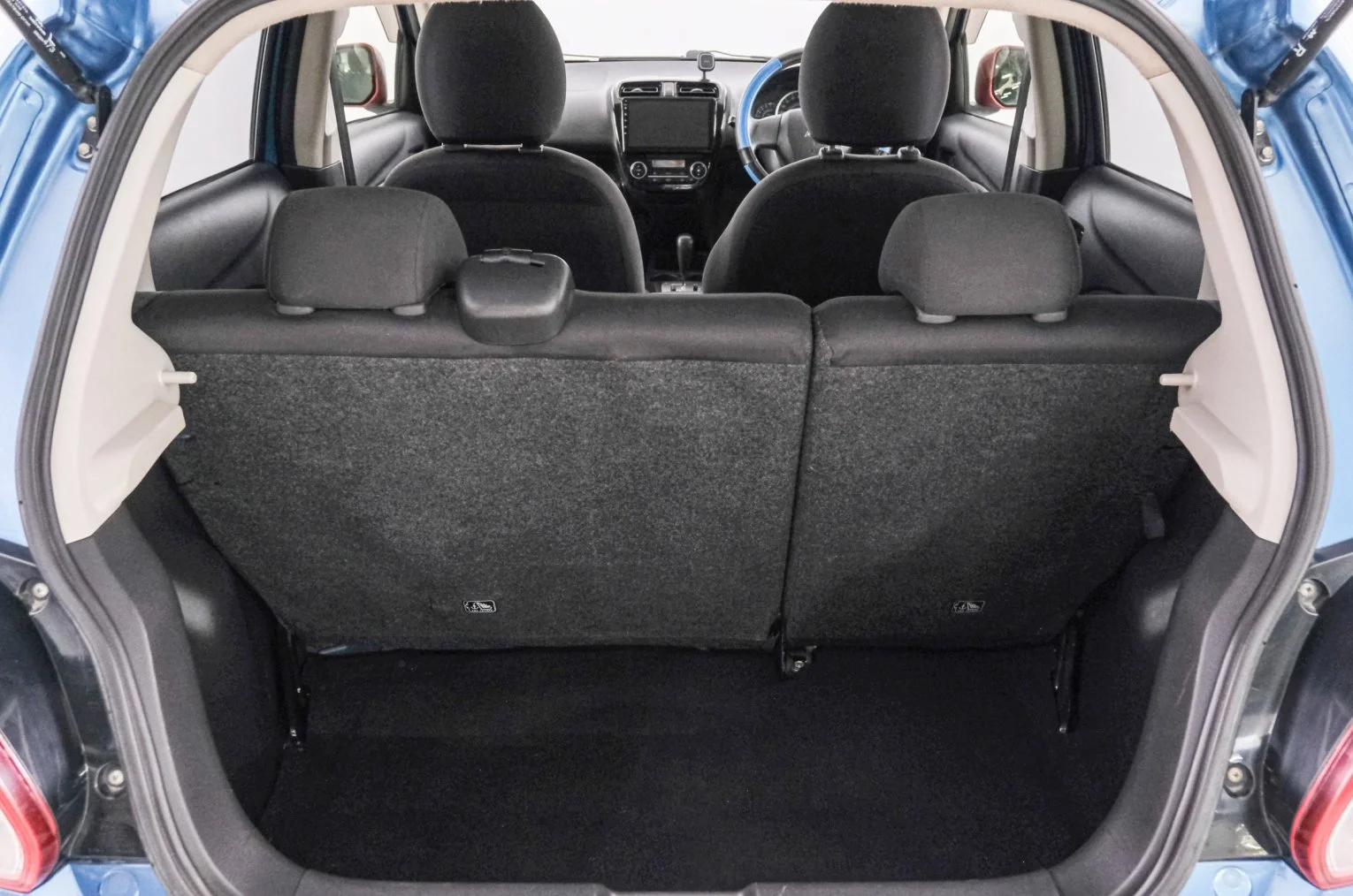 Mitsubishi Mirage 21 из 21