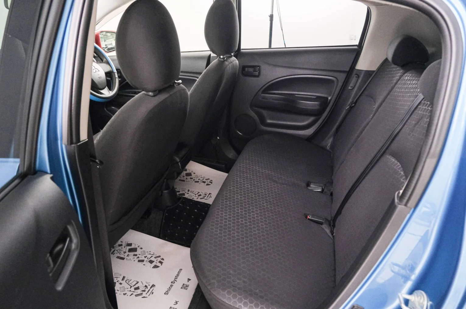 Mitsubishi Mirage 19 из 21