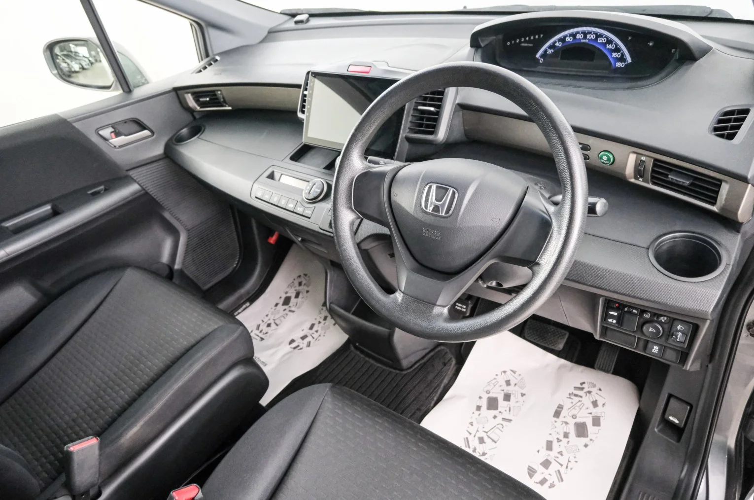 Honda Freed 8 из 23
