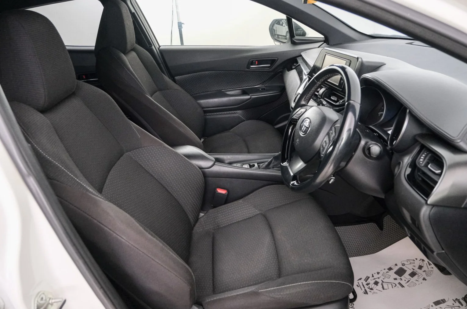 Toyota C-HR 7 из 21