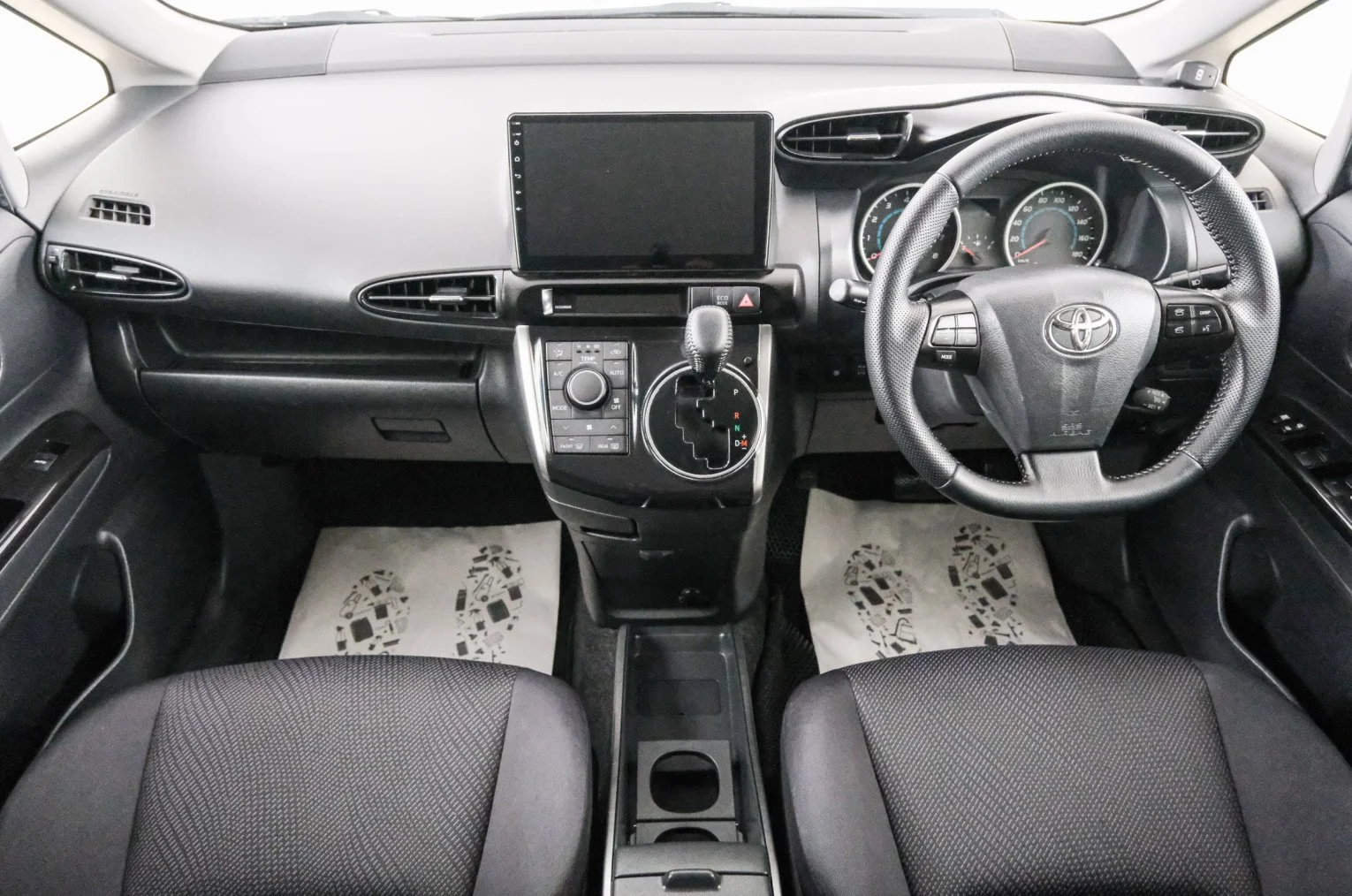 Toyota Wish 10 из 22