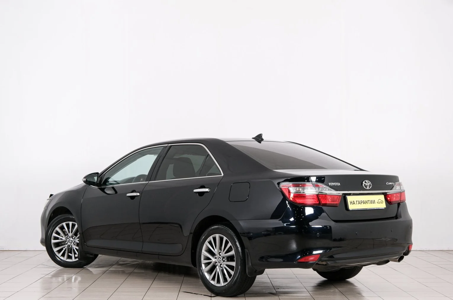 Toyota Camry 4 из 6
