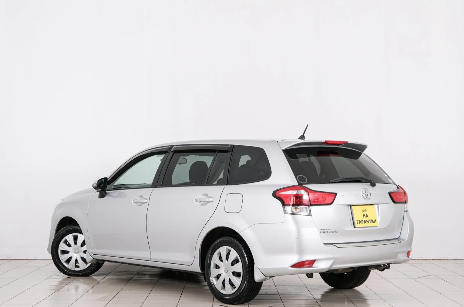 Toyota Corolla Fielder 4 из 6