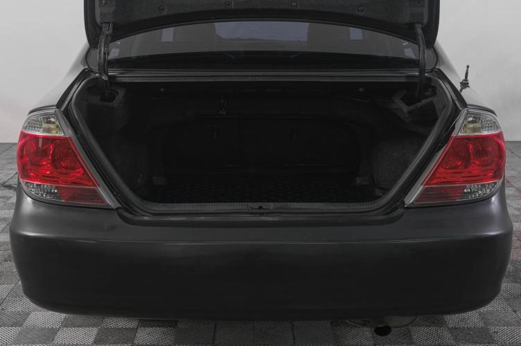 Toyota Camry 7 из 25