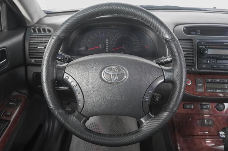 Toyota Camry 15 из 25