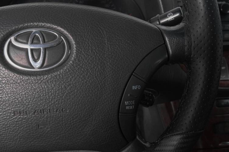 Toyota Camry 17 из 25