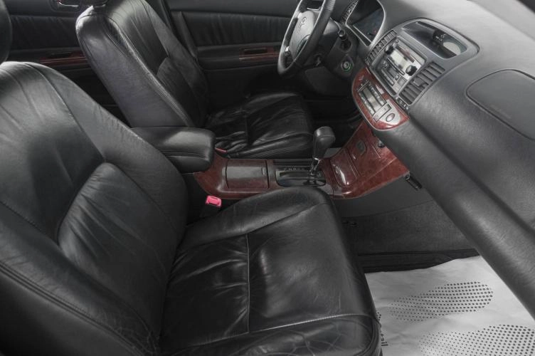 Toyota Camry 11 из 25