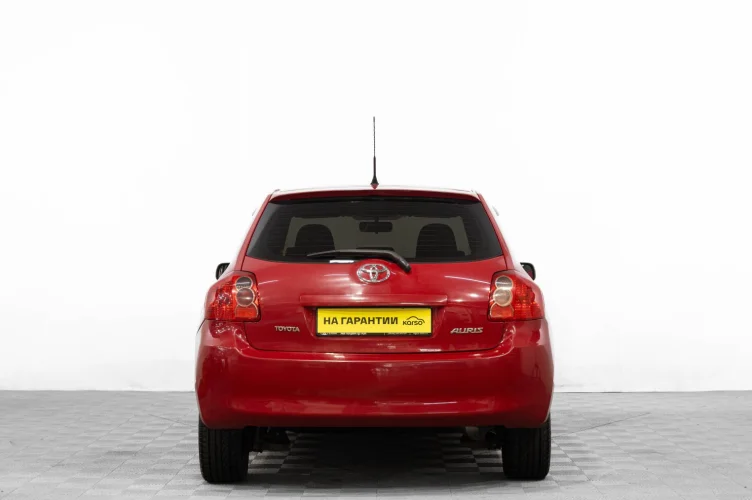 Toyota Auris 5 из 6